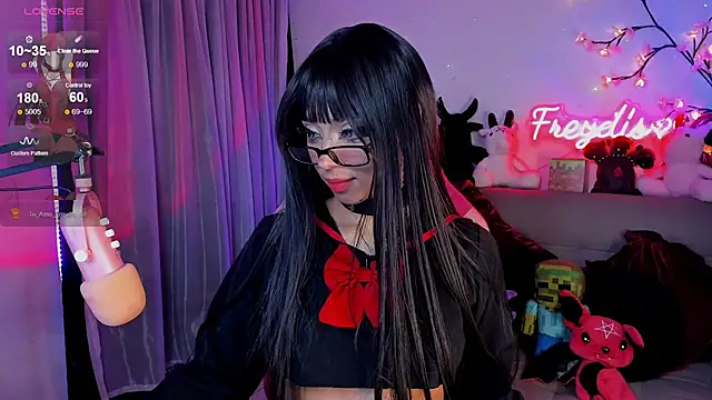 Snapshot of Miss_freydis chatting on 04/15/26, 06:31 Miss freydis online show from 04/15/26, 06:31