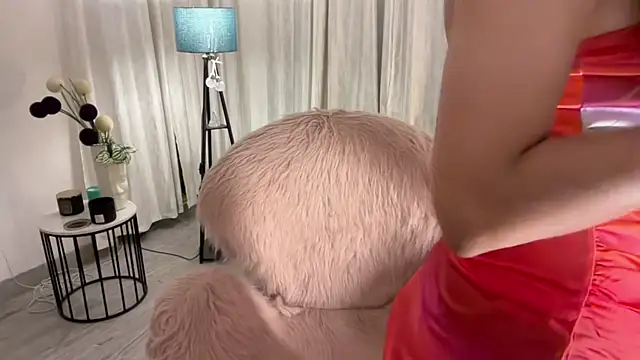 Snapshot of Unique-Beauty chatting on 01/11/25, 02:15 Unique-Beauty online show from 01/11/25, 02:15