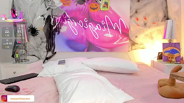 Snapshot of Miagiorgia_ chatting on 10/15/25, 07:03 Miagiorgia  online show from 10/15/25, 07:03