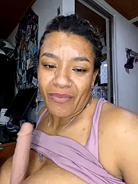 Selket11 online show from 02/13/25, 07:52