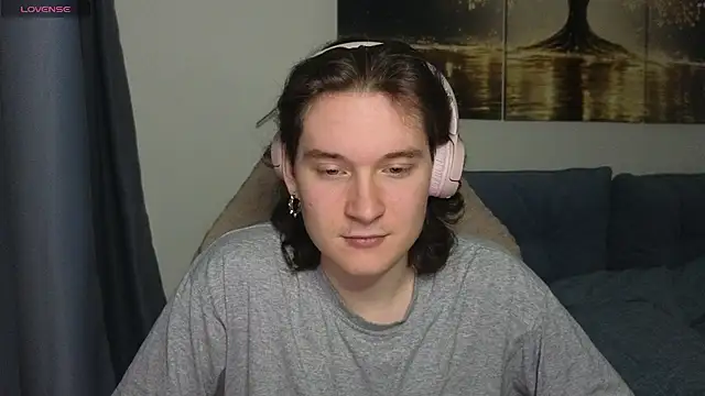Snapshot of MoreRealAlex chatting on 07/06/26, 02:36 MoreRealAlex online show from 07/06/26, 02:36
