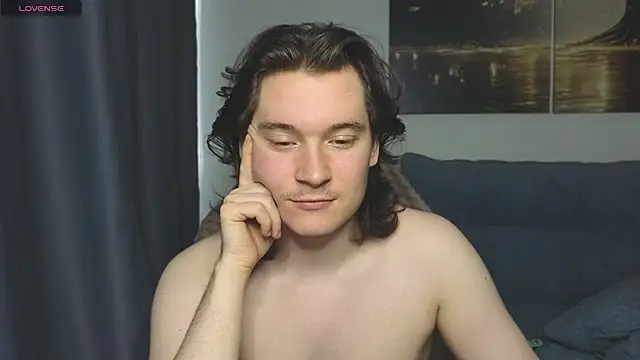 Snapshot of MoreRealAlex chatting on 07/29/26, 06:44 MoreRealAlex online show from 07/29/26, 06:44