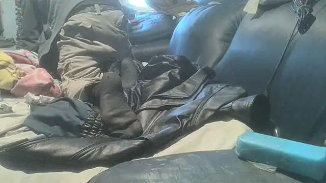 robeaulieu02 online show from 10/26/25, 09:53