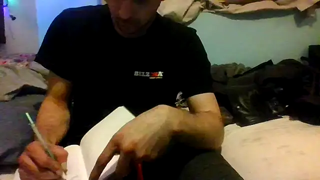 Snapshot of robeaulieu02 chatting on 01/09/26, 10:40 robeaulieu02 online show from 01/09/26, 10:40