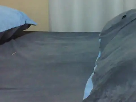 Snapshot of ara_bella chatting on 11/17/25, 09:42 ara bella online show from 11/17/25, 09:42