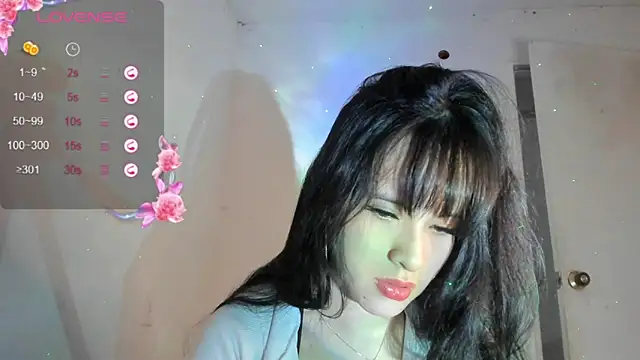 Snapshot of lolacute69 chatting on 10/11/25, 03:17 lolacute69 online show from 10/11/25, 03:17