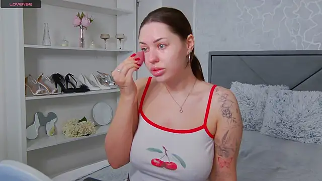 Alexyena online show from 12/07/24, 11:29