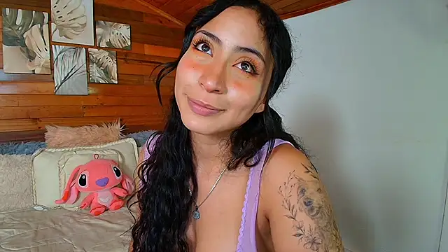 Snapshot of amber_curly chatting on 03/24/26, 05:51 amber curly online show from 03/24/26, 05:51