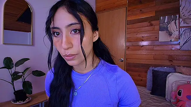 Snapshot of amber_curly chatting on 04/15/26, 06:15 amber curly online show from 04/15/26, 06:15