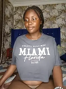 Snapshot of Tushy_baiby2000 chatting on 01/27/25, 05:37 Tushy baiby2000 online show from 01/27/25, 05:37