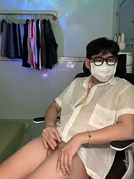 Snapshot of MinhTuanLive chatting on 03/17/25, 08:51 MinhTuanLive online show from 03/17/25, 08:51