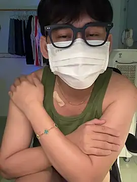 Snapshot of MinhTuanLive chatting on 03/22/25, 01:41 MinhTuanLive online show from 03/22/25, 01:41