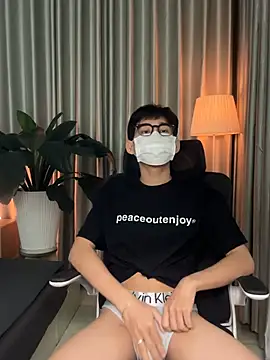 Snapshot of MinhTuanLive chatting on 02/11/26, 05:45 MinhTuanLive online show from 02/11/26, 05:45