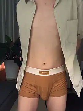 Snapshot of MinhTuanLive chatting on 02/15/26, 06:54 MinhTuanLive online show from 02/15/26, 06:54