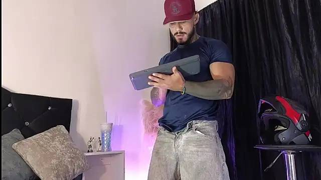 john cartter1 online show from 11/12/25, 11:32