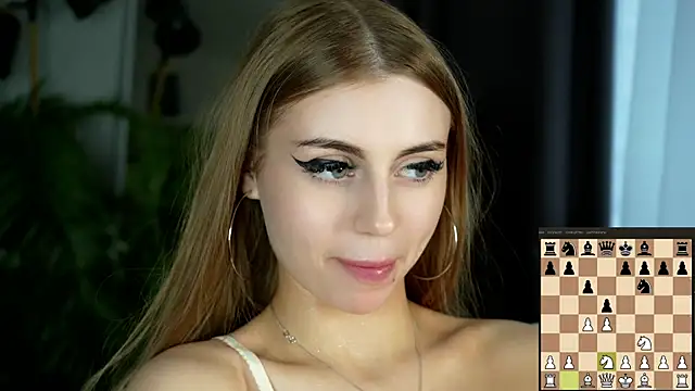 Snapshot of Sandy-the-Squirrel chatting on 12/05/24, 11:16 Sandy-the-Squirrel online show from 12/05/24, 11:16