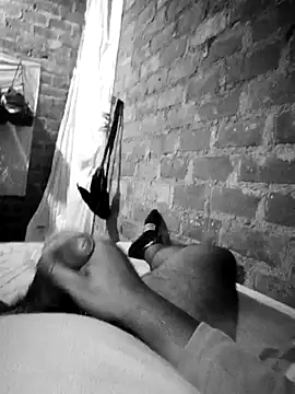 Snapshot of Dnick2 chatting on 01/04/25, 06:30 Dnick2 online show from 01/04/25, 06:30