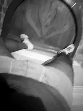 Snapshot of Dnick2 chatting on 02/13/25, 06:41 Dnick2 online show from 02/13/25, 06:41