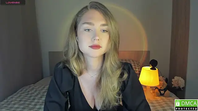 Snapshot of TheVanessaMaes chatting on 03/05/25, 11:27 TheVanessaMaes online show from 03/05/25, 11:27