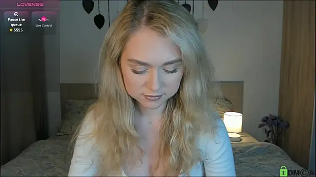 Snapshot of TheVanessaMaes chatting on 09/15/25, 11:38 TheVanessaMaes online show from 09/15/25, 11:38