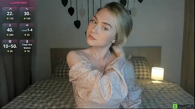 Snapshot of TheVanessaMaes chatting on 10/15/25, 08:31 TheVanessaMaes online show from 10/15/25, 08:31