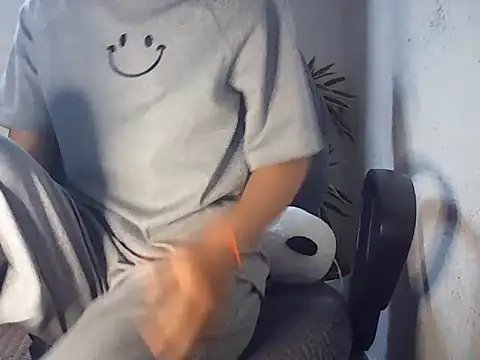 Haralushiaaax online show from 04/17/26, 12:35