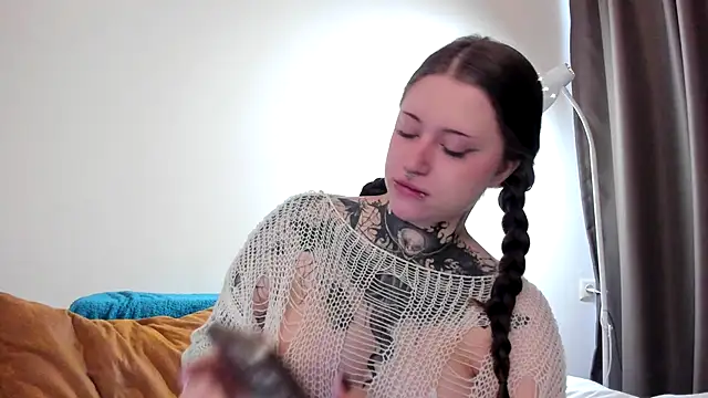 Snapshot of vergillhell chatting on 10/07/25, 05:48 vergillhell online show from 10/07/25, 05:48