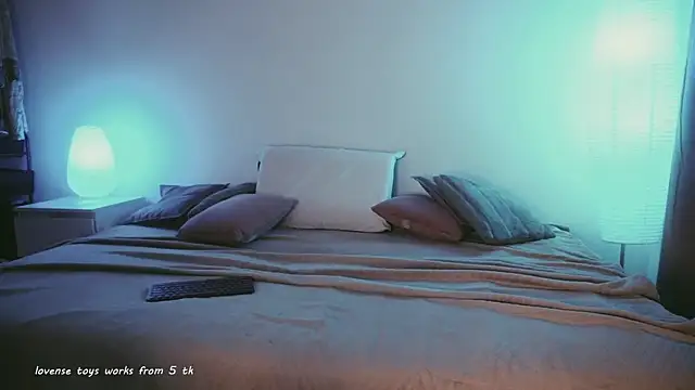 kris69kiss online show from 10/23/25, 04:06