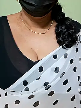 Snapshot of ananya956 chatting on 03/19/25, 06:35 ananya956 online show from 03/19/25, 06:35