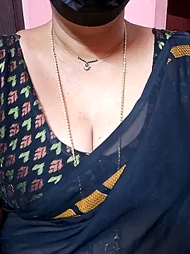 Snapshot of ananya956 chatting on 11/17/25, 01:22 ananya956 online show from 11/17/25, 01:22