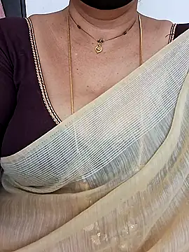 ananya956 online show from 02/18/26, 08:32