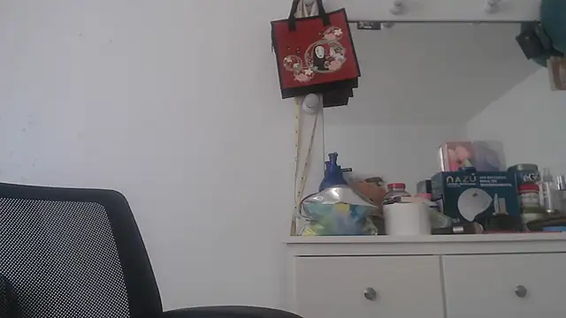 naughthyany16 online show from 03/21/25, 09:12