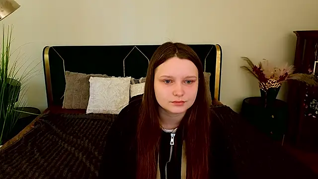 Snapshot of MagicPeachh_ chatting on 03/13/26, 07:37 MagicPeachh online show from 03/13/26, 07:37