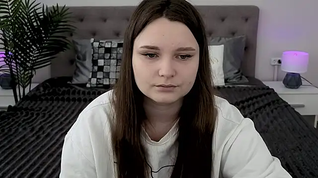 Snapshot of MagicPeachh_ chatting on 03/16/26, 07:23 MagicPeachh online show from 03/16/26, 07:23