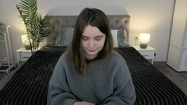 Snapshot of MagicPeachh_ chatting on 03/23/26, 06:50 MagicPeachh online show from 03/23/26, 06:50