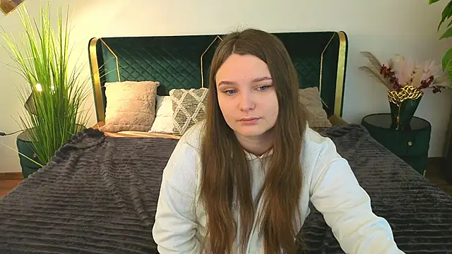 Snapshot of MagicPeachh_ chatting on 03/25/26, 07:36 MagicPeachh online show from 03/25/26, 07:36