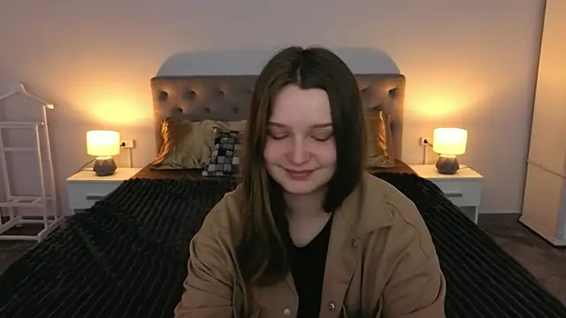 Snapshot of MagicPeachh_ chatting on 04/06/26, 05:52 MagicPeachh online show from 04/06/26, 05:52