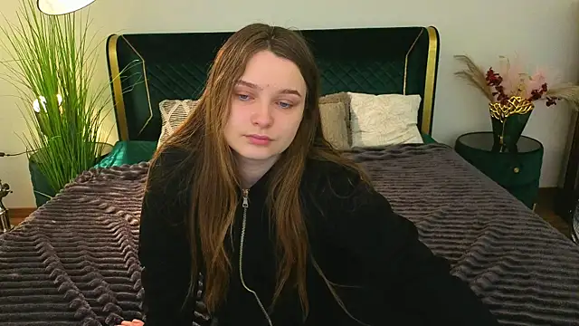 Snapshot of MagicPeachh_ chatting on 04/10/26, 05:34 MagicPeachh online show from 04/10/26, 05:34