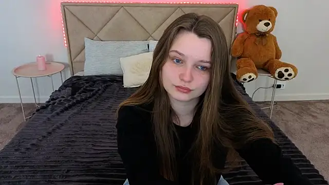 Snapshot of MagicPeachh_ chatting on 04/23/26, 05:41 MagicPeachh online show from 04/23/26, 05:41