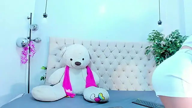 Victoria Coleman online show from 11/27/25, 07:16