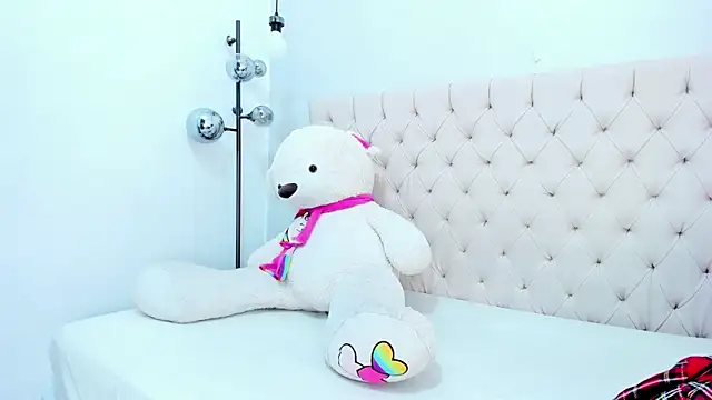 Victoria Coleman online show from 02/24/26, 07:45