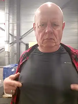 andrejoyfull64 online show from 01/23/25, 12:09