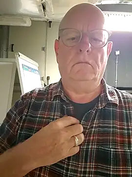 andrejoyfull64 online show from 10/27/25, 01:59