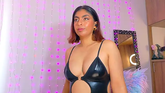 Snapshot of im_anna_ chatting on 12/17/25, 04:02 im anna online show from 12/17/25, 04:02