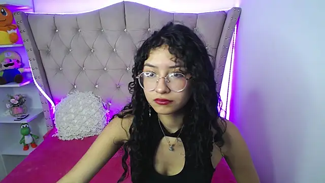 Snapshot of CherieCurl chatting on 03/08/25, 03:35 CherieCurl online show from 03/08/25, 03:35