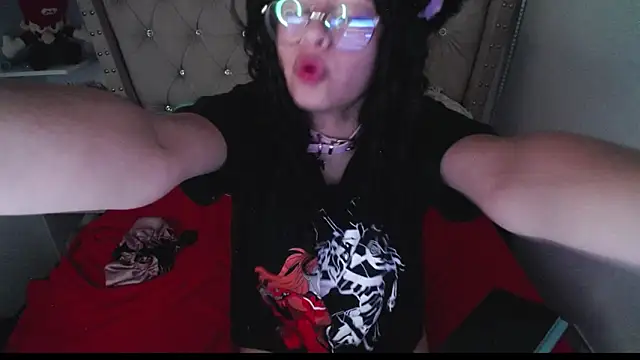 Snapshot of CherieCurl chatting on 11/14/25, 12:48 CherieCurl online show from 11/14/25, 12:48