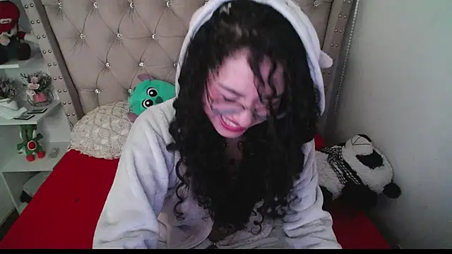 Snapshot of CherieCurl chatting on 11/27/25, 02:41 CherieCurl online show from 11/27/25, 02:41