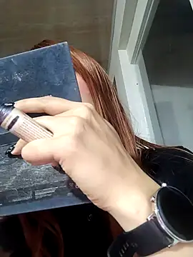 taaylor33 online show from 01/01/25, 04:50