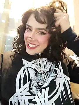 taaylor33 online show from 10/25/25, 11:21