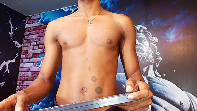 Snapshot of Ethan_Fox11 chatting on 02/17/25, 05:21 Ethan Fox11 online show from 02/17/25, 05:21